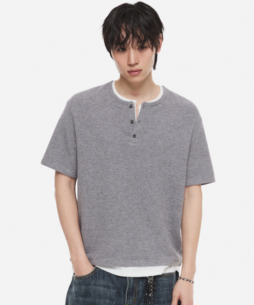 DNSR(ディーエヌエスアール)の「レイヤードヘンリーネックワッフルTシャツグレー/ホワイト(Tシャツ/カットソー・メンズ・その他・MEDIUM/LARGE/X-LARGE)」の3枚目の写真