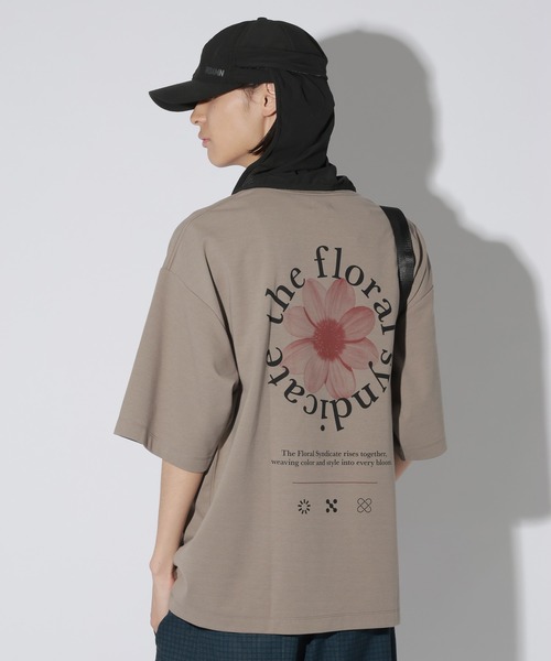 LAKOLE(ラコレ)の「BフラワーサークルロゴT / 672894(Tシャツ/カットソー・メンズ・ピンク/サンドグレー/ホワイト/グリーン・LARGE/MEDIUM)」の3枚目の写真