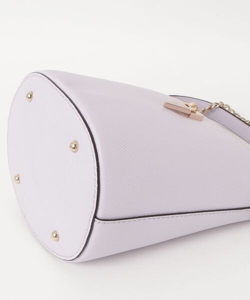 PATSIE Bucket Bag ショルダーバッグ | GUESS(ゲス) JAPAN 公式