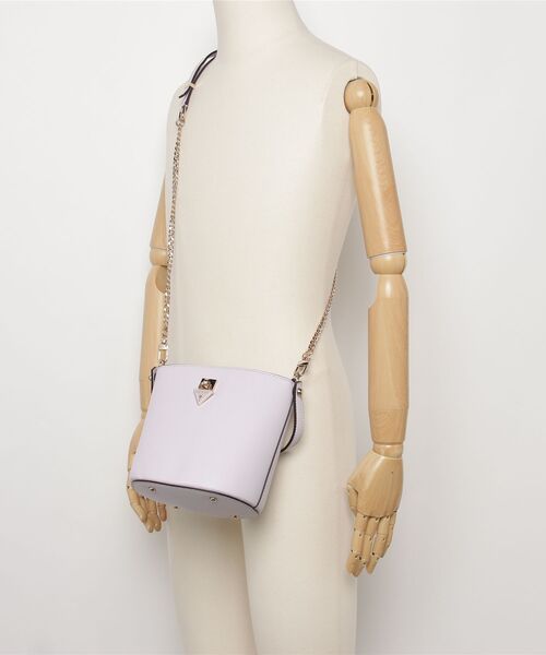 PATSIE Bucket Bag | GUESS(ゲス) JAPAN 公式オンラインストア | GUESS