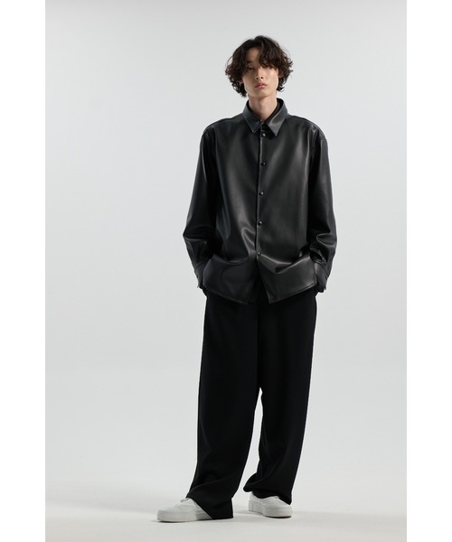CINOH（チノ）の「SYNTHETIC LEATHER SHIRT（シャツ/ブラウス・メンズ・ブラック/ブラウン・46/44）」の5枚目の写真
