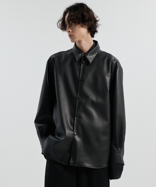 CINOH（チノ）の「SYNTHETIC LEATHER SHIRT（シャツ/ブラウス・メンズ・ブラック/ブラウン・46/44）」の7枚目の写真