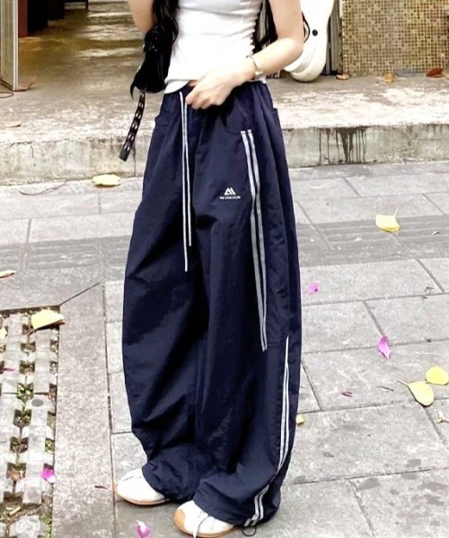 Vipoa（ヴィポア）の「Nylon track pants（その他パンツ・レディース・ホワイト/グレー/ピンク/ネイビー/イエロー/ブラック/イエロー×ブラック/ピンク系その他・FREE）」の18枚目の写真