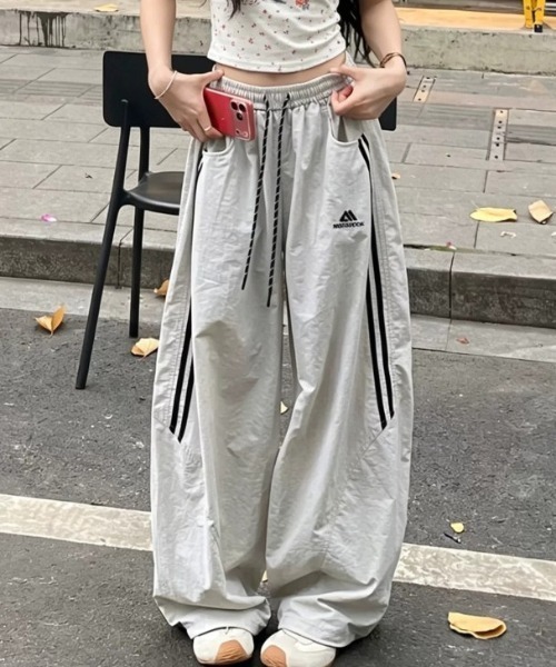Vipoa（ヴィポア）の「Nylon track pants（その他パンツ・レディース・ホワイト/グレー/ピンク/ネイビー/イエロー/ブラック/イエロー×ブラック/ピンク系その他・FREE）」の11枚目の写真