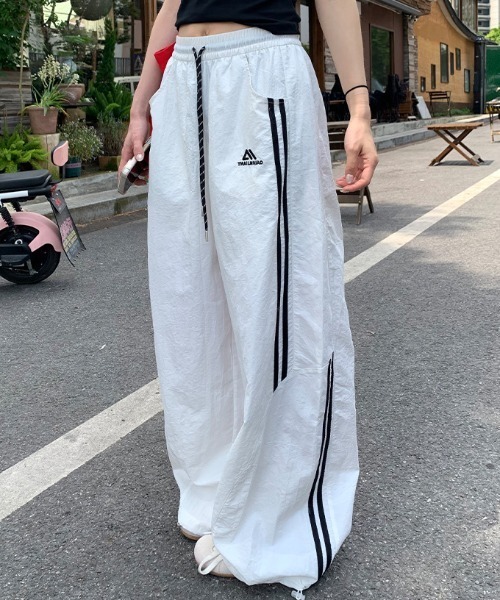 Vipoa（ヴィポア）の「Nylon track pants（その他パンツ・レディース・ホワイト/グレー/ピンク/ネイビー/イエロー/ブラック/イエロー×ブラック/ピンク系その他・FREE）」の12枚目の写真