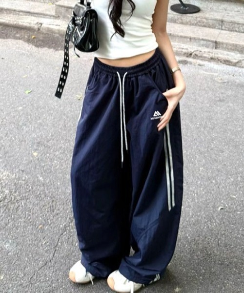 Vipoa（ヴィポア）の「Nylon track pants（その他パンツ・レディース・ホワイト/グレー/ピンク/ネイビー/イエロー/ブラック/イエロー×ブラック/ピンク系その他・FREE）」の14枚目の写真