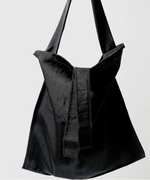 ITTI（イッチ）の「ITTI/イッチ/MARY INSIDE OUT TOTE - L / CERATO BRIGHT（トートバッグ・メンズ・ブラック・F）」の2枚目の写真