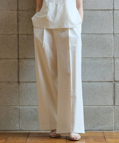 Tiara(ティアラ)の「2タックワイドパンツ(セットアップ可)(その他パンツ・レディース・ブラック/オレンジ/オフホワイト・2/3)」の1枚目の写真