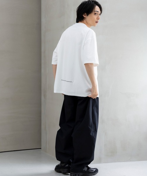 +phenix(プラスフェニックス)の「+phenix(プラスフェニックス)Outlast MIRRORED GRAPHIC SHORT SLEEVE TEE / ハンドドローン グラフィック ショートスリーブTシャツ(Tシャツ/カットソー・メンズ・ホワイト/グレー/ブラック・L/M)」の21枚目の写真
