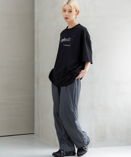 +phenix(プラスフェニックス)の「+phenix(プラスフェニックス)Outlast MIRRORED GRAPHIC SHORT SLEEVE TEE / ハンドドローン グラフィック ショートスリーブTシャツ(Tシャツ/カットソー・メンズ・ホワイト/グレー/ブラック・L/M)」の12枚目の写真