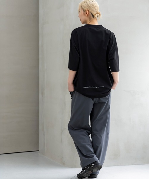 +phenix(プラスフェニックス)の「+phenix(プラスフェニックス)Outlast MIRRORED GRAPHIC SHORT SLEEVE TEE / ハンドドローン グラフィック ショートスリーブTシャツ(Tシャツ/カットソー・メンズ・ホワイト/グレー/ブラック・L/M)」の10枚目の写真