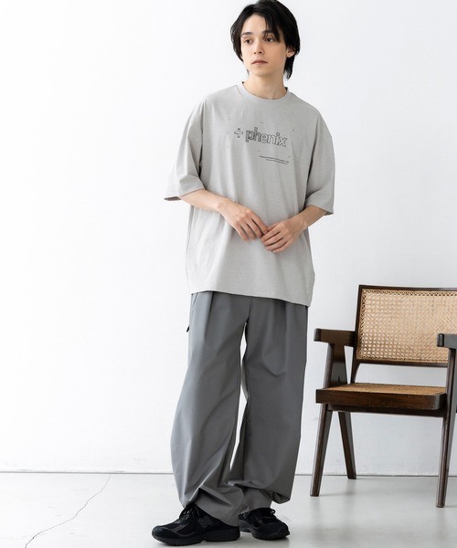 +phenix(プラスフェニックス)の「+phenix(プラスフェニックス)Outlast MIRRORED GRAPHIC SHORT SLEEVE TEE / ハンドドローン グラフィック ショートスリーブTシャツ(Tシャツ/カットソー・メンズ・ホワイト/グレー/ブラック・L/M)」の5枚目の写真