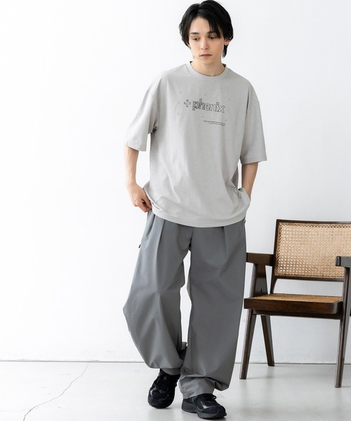 +phenix(プラスフェニックス)の「+phenix(プラスフェニックス)Outlast MIRRORED GRAPHIC SHORT SLEEVE TEE / ハンドドローン グラフィック ショートスリーブTシャツ(Tシャツ/カットソー・メンズ・ホワイト/グレー/ブラック・L/M)」の4枚目の写真