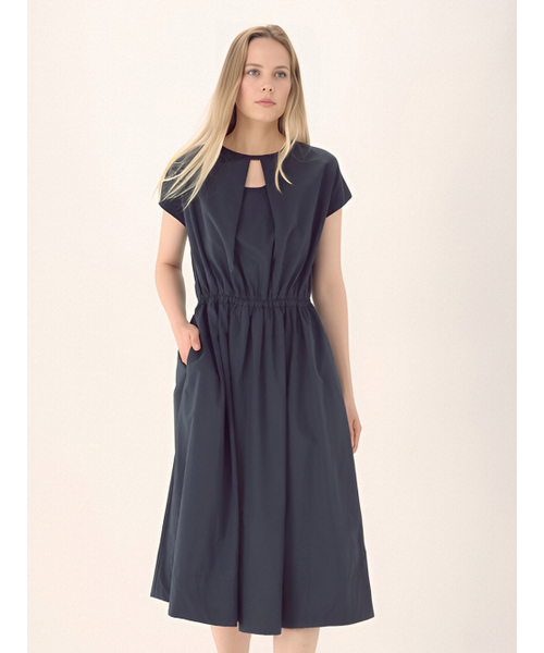 ACUD(アクド)の「Front Cut Banding Dress _Charcoal(ワンピース・レディース・チャコールグレー・FREE)」の2枚目の写真