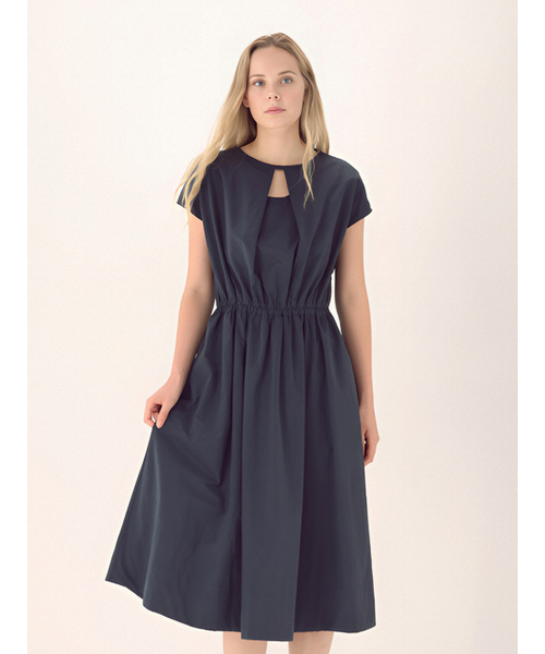 ACUD(アクド)の「Front Cut Banding Dress _Charcoal(ワンピース・レディース・チャコールグレー・FREE)」の3枚目の写真
