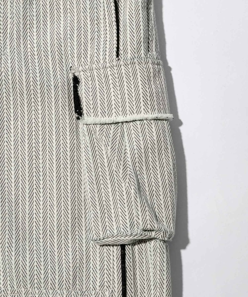 CASPER JOHN(キャスパージョン)の「Herringbone denim double knee cargo pants/ヘリンボーンデニムダブルニーカーゴパンツ(カーゴパンツ・メンズ・ネイビー/ホワイト・MEDIUM/X-SMALL/LARGE/SMALL)」の14枚目の写真