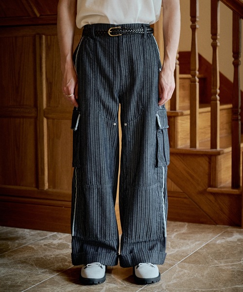 CASPER JOHN(キャスパージョン)の「Herringbone denim double knee cargo pants/ヘリンボーンデニムダブルニーカーゴパンツ(カーゴパンツ・メンズ・ネイビー/ホワイト・MEDIUM/X-SMALL/LARGE/SMALL)」の3枚目の写真