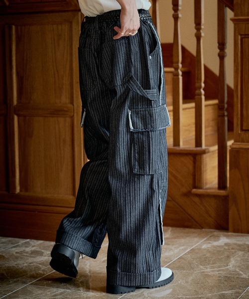CASPER JOHN(キャスパージョン)の「Herringbone denim double knee cargo pants/ヘリンボーンデニムダブルニーカーゴパンツ(カーゴパンツ・メンズ・ネイビー/ホワイト・MEDIUM/X-SMALL/LARGE/SMALL)」の5枚目の写真