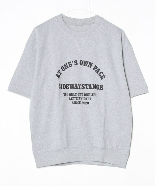 En serio TOKYO(エンソリオトーキョー)の「【SIDEWAYSTANCE】カレッジロゴ裏毛ライトスウェットTシャツ半袖トレーナー 70617(Tシャツ/カットソー・メンズ・杢グレー/ネイビー/ブラック・SMALL/X-LARGE/MEDIUM/LARGE)」の1枚目の写真