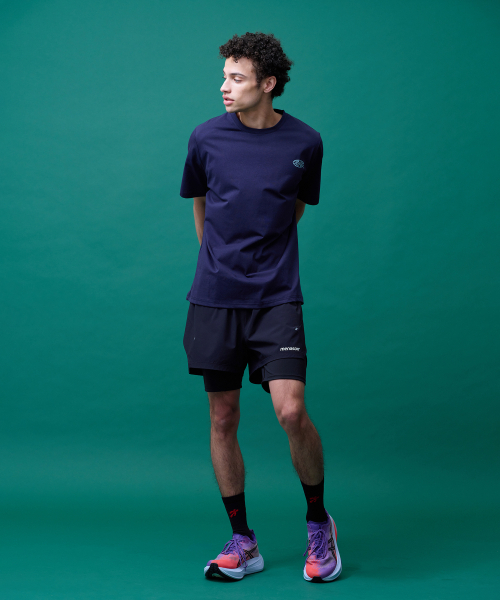 MENASOO(ミナス)の「Run Symbol Sorona T Shirt (Basic Fit)_Navy(Tシャツ/カットソー・レディース・ネイビー・S/L/2XL)」の4枚目の写真
