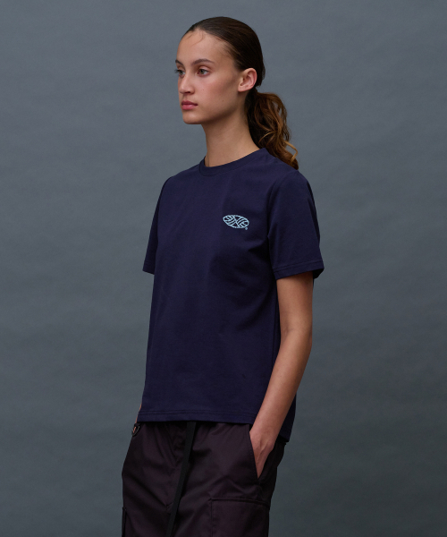 MENASOO(ミナス)の「Run Symbol Sorona T Shirt (Basic Fit)_Navy(Tシャツ/カットソー・レディース・ネイビー・S/L/2XL)」の15枚目の写真