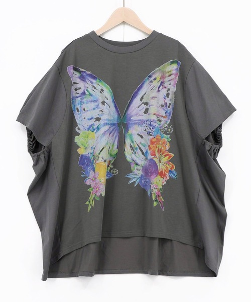 ScoLar（スカラー）の「ScoLar(スカラー) 水彩調 花蝶柄シルケットタッチプルオーバー（Tシャツ/カットソー・レディース・ブラック/オフホワイト/チャコールグレー・MEDIUM）」の3枚目の写真