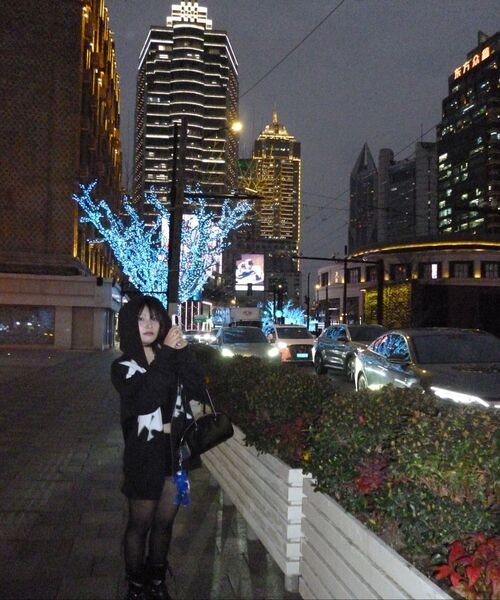 NICE GHOST CLUB(ナイスゴーストクラブ)の「SPRAY SKULL 3STAR HOODIE ZIP UP_BLACK(NG2EFUM485A)(パーカー・レディース・ブラック・S/M/L)」の5枚目の写真