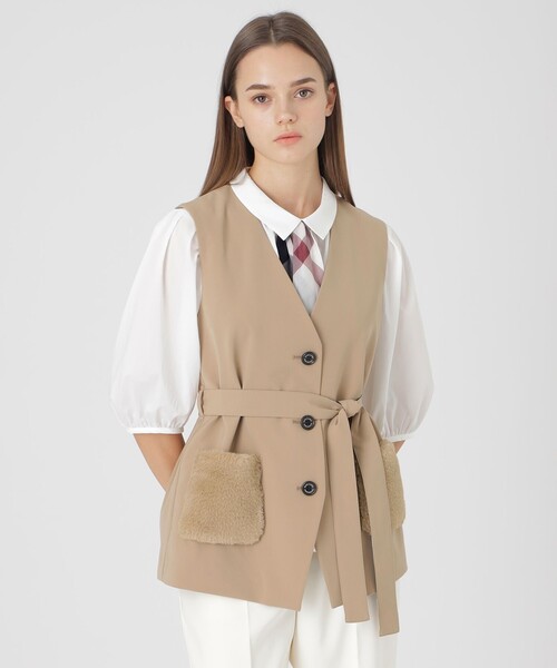 BLUE LABEL CRESTBRIDGE(ブルーレーベルクレストブリッジ)の「ファーポケットジレ(ブルゾン・レディース・ベージュ系その他4/ブラック・38/36)」の2枚目の写真