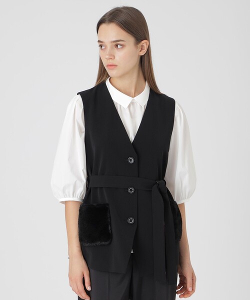 BLUE LABEL CRESTBRIDGE(ブルーレーベルクレストブリッジ)の「ファーポケットジレ(ブルゾン・レディース・ベージュ系その他4/ブラック・38/36)」の1枚目の写真