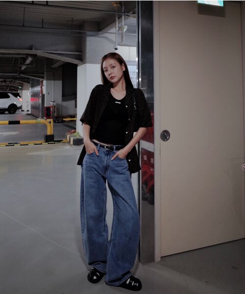 MUSINSA STANDARD WOMAN（ムシンサスタンダードウーマン）の「ウィメンズエッセンシャルカーブドデニムパンツ[ライトインディゴ]（デニムパンツ・レディース・その他・30/24/25/26/27/28/29）」の18枚目の写真