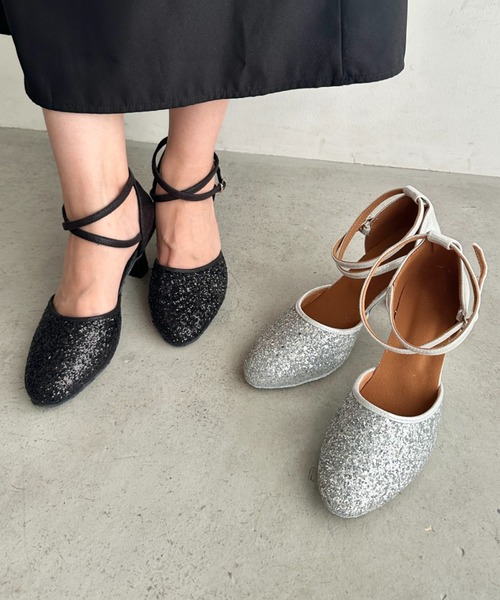 MYMOOD.(マイムード)の「グリッタークロスストラップパーティーヒール(パンプス・レディース・シルバー/ブラック・24.5cm/23.5cm)」の2枚目の写真