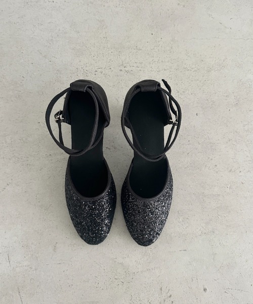 MYMOOD.(マイムード)の「グリッタークロスストラップパーティーヒール(パンプス・レディース・シルバー/ブラック・24.5cm/23.5cm)」の13枚目の写真