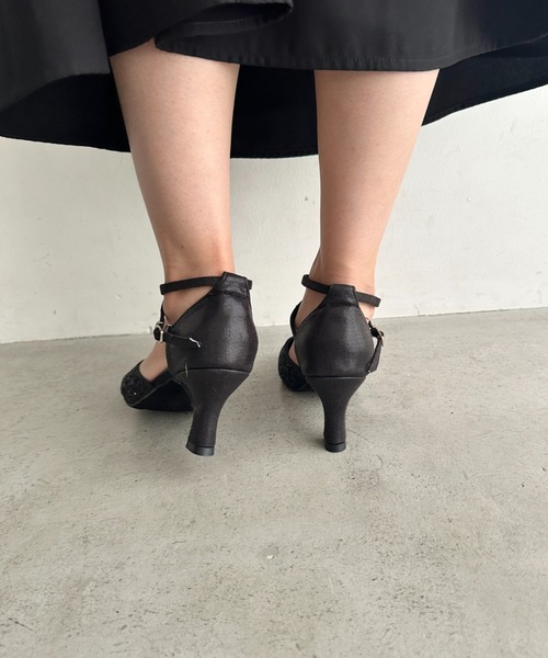 MYMOOD.(マイムード)の「グリッタークロスストラップパーティーヒール(パンプス・レディース・シルバー/ブラック・24.5cm/23.5cm)」の11枚目の写真