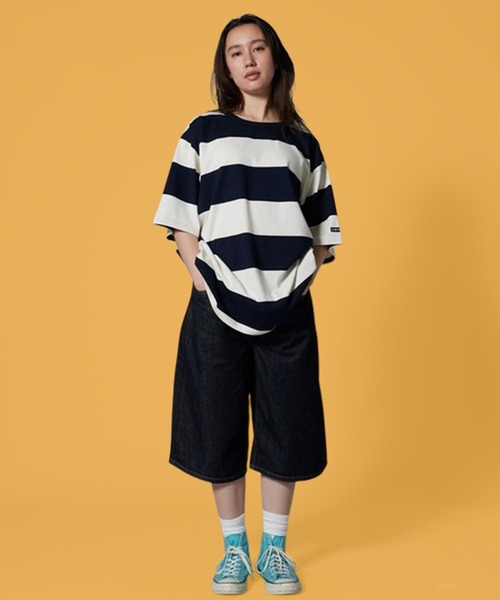 OK YESTERDAY(オッケーイエスタデイ)の「OK YESTERDAY / オーケー イエスタデイ ワイドボーダーTシャツ / Wide-Striped T-Shirt(Tシャツ/カットソー・メンズ・ブラック×グレー/ホワイト×ネイビー/ホワイト×ブラック・L/M)」の2枚目の写真