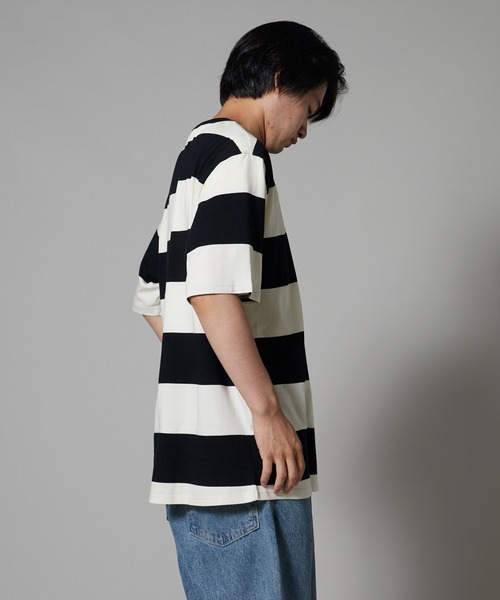 OK YESTERDAY(オッケーイエスタデイ)の「OK YESTERDAY / オーケー イエスタデイ ワイドボーダーTシャツ / Wide-Striped T-Shirt(Tシャツ/カットソー・メンズ・ブラック×グレー/ホワイト×ネイビー/ホワイト×ブラック・L/M)」の8枚目の写真