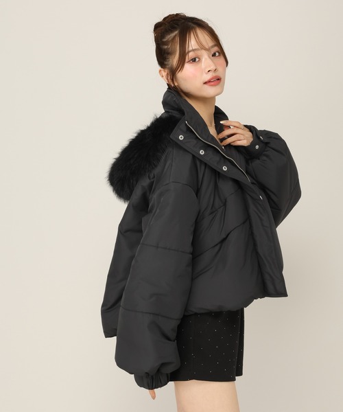 Heather(ヘザー)の「ファーフード中綿ブルゾン 1075133(ダウンジャケット/コート・レディース・ブラック/ピンク/アイボリー・FREE)」の2枚目の写真
