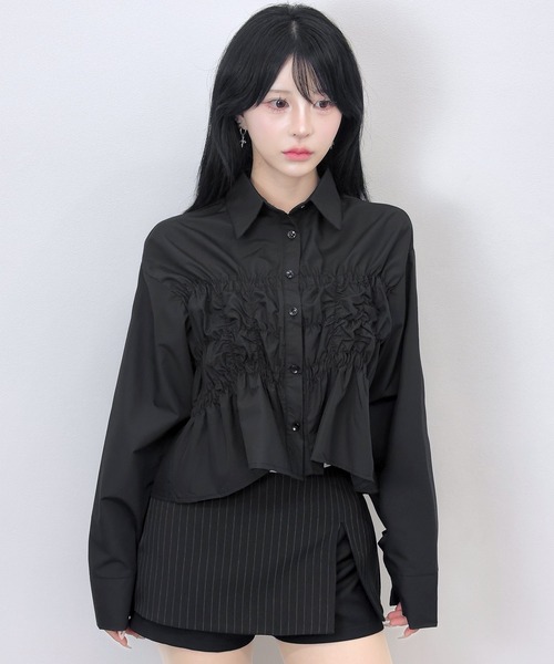 FOLLOWIN（フォロウィン）の「シャーリングギャザーディテールシェイプシャツ（シャツ/ブラウス・レディース・ブラック/ホワイト・FREE）」の18枚目の写真