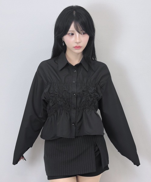 FOLLOWIN（フォロウィン）の「シャーリングギャザーディテールシェイプシャツ（シャツ/ブラウス・レディース・ブラック/ホワイト・FREE）」の20枚目の写真