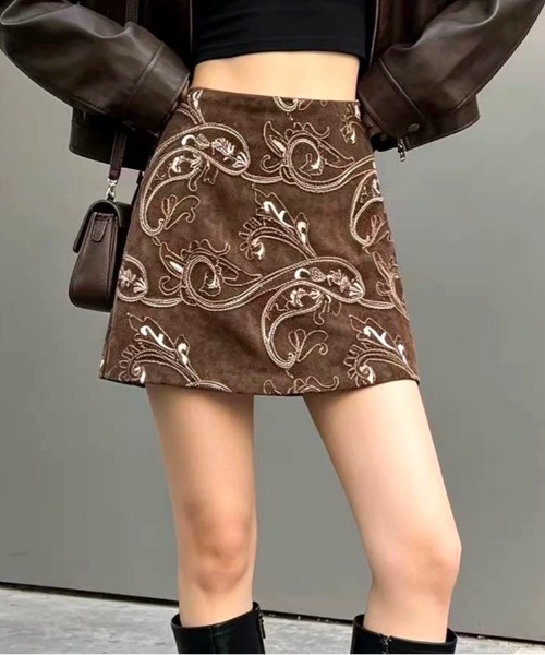 SHEENA(シーナ)の「ペイズリー刺繍フェイクスエードミニスカート(スカート・レディース・ブラック/キャメル/ブラウン・M)」の9枚目の写真