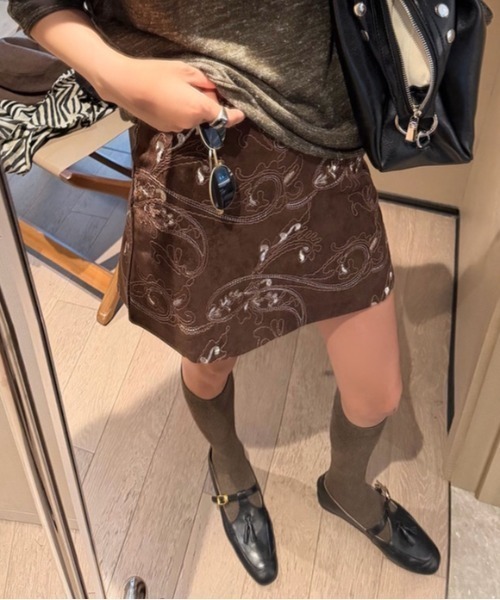 SHEENA(シーナ)の「ペイズリー刺繍フェイクスエードミニスカート(スカート・レディース・ブラック/キャメル/ブラウン・M)」の14枚目の写真