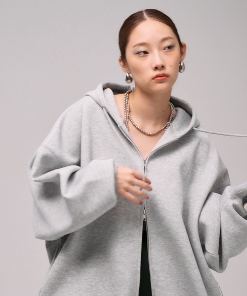 LEPSIM(レプシィム)の「《パフエアシリーズ》BIGZIPフーディー 1068672(パーカー・レディース・カーキ/チャコールグレー/ブラウン/グレー・FREE)」の1枚目の写真