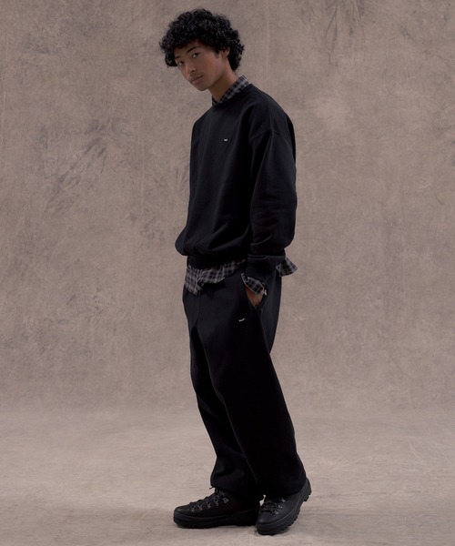 HUF(ハフ)の「huf eightynine FLEECE CREW(スウェット・メンズ・ブラック/アッシュグレー/オリーブ/ライトピンク・XXL/XL/L/M/S)」の13枚目の写真