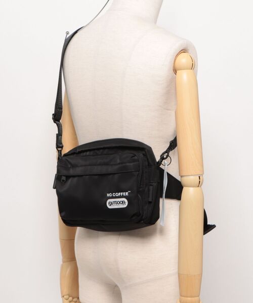 NO COFFEE(ノーコーヒー)の「【plug / プラグ】 × NO COFFEE × OUTDOOR PRODUCTS 2wayウエストバッグ(ボディバッグ/ウエストポーチ・メンズ・ブラック・FREE)」の7枚目の写真