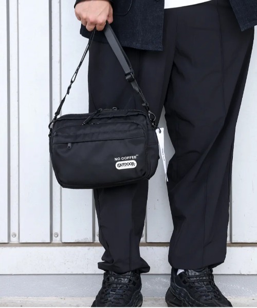 NO COFFEE(ノーコーヒー)の「【plug / プラグ】 × NO COFFEE × OUTDOOR PRODUCTS 2wayウエストバッグ(ボディバッグ/ウエストポーチ・メンズ・ブラック・FREE)」の10枚目の写真
