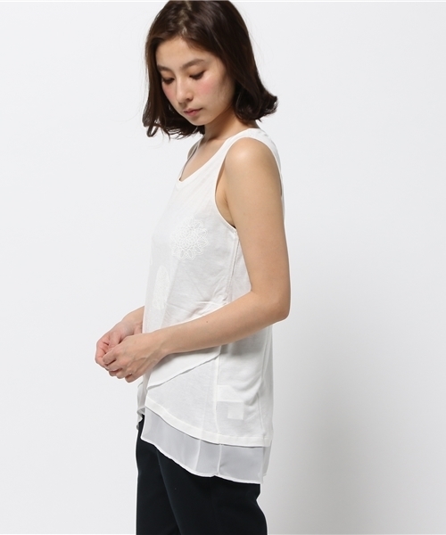 Desigual(デシグアル)の「★「Desigual/デシグアル」斜めティアードヘムタンクトップ(Tシャツ/カットソー・レディース・ホワイト系その他・LARGE/MEDIUM/X-SMALL/X-LARGE/SMALL/XX-LARGE)」の7枚目の写真