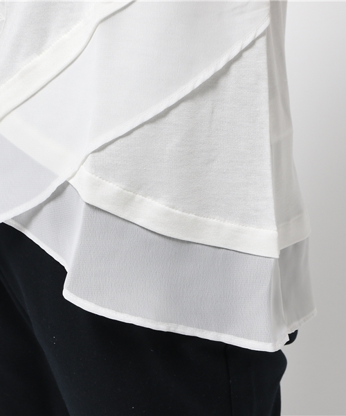 Desigual(デシグアル)の「★「Desigual/デシグアル」斜めティアードヘムタンクトップ(Tシャツ/カットソー・レディース・ホワイト系その他・LARGE/MEDIUM/X-SMALL/X-LARGE/SMALL/XX-LARGE)」の3枚目の写真