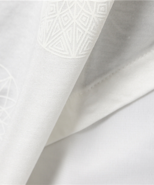 Desigual(デシグアル)の「★「Desigual/デシグアル」斜めティアードヘムタンクトップ(Tシャツ/カットソー・レディース・ホワイト系その他・LARGE/MEDIUM/X-SMALL/X-LARGE/SMALL/XX-LARGE)」の2枚目の写真