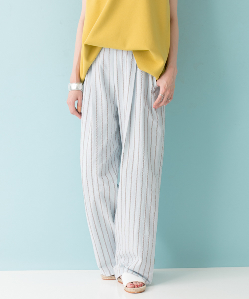 URBAN RESEARCH(アーバンリサーチ)の「UR ストライプイージーワイドパンツ(その他パンツ・レディース・サックスブルー/オフホワイト・FREE)」の1枚目の写真