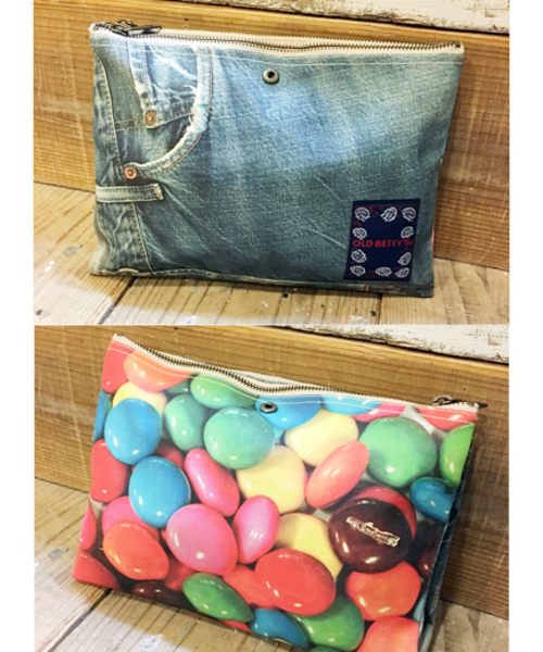 OLD BETTY'S（オールドベティーズ）の「W Face Canvas Clutch Pouch/ダブルフェイスキャンバスクラッチポーチ（クラッチバッグ・レディース・ウッド/マルチ・FREE）」の2枚目の写真