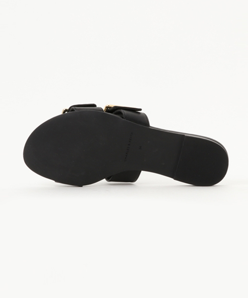 CHARLES & KEITH(チャールズ & キース)の「ダブルストラップフラット / DOUBLE-STRAP FLATS(サンダル・レディース・ゴールド/ブラック/ライトブラウン・24cm/23.5cm/22cm/24.5cm/23cm/22.5cm)」の5枚目の写真